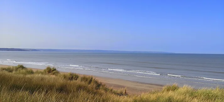 Sea view over the dunes between Braunton and Northam Burrows