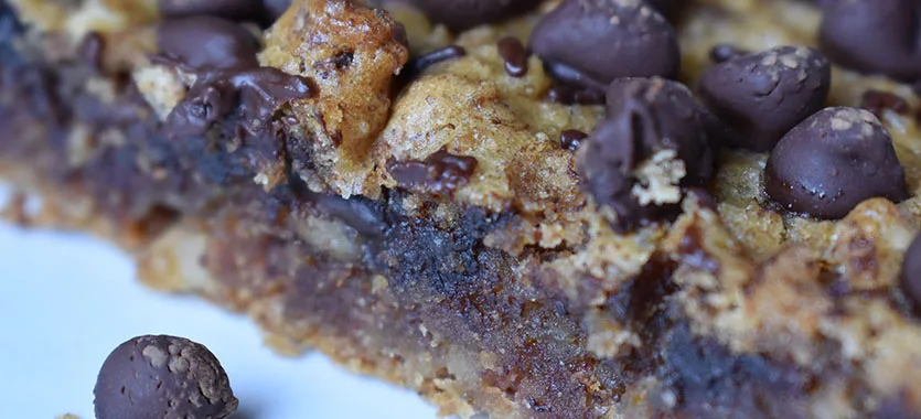 Chickpea blondie slice with chocolate chips