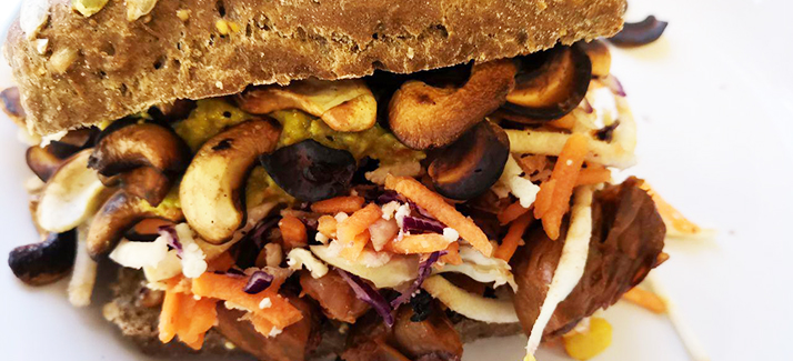 Read more about the article Black Bean & Mushroom Burger